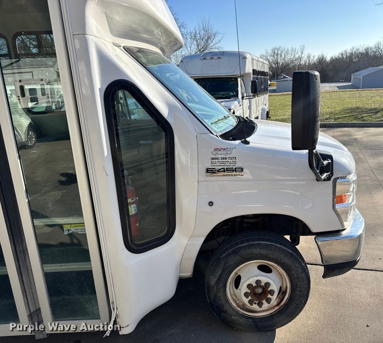 image for item FK0893 2017 Ford E450 Super Duty shuttle bus