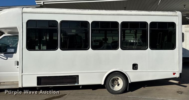 image for item FK0893 2017 Ford E450 Super Duty shuttle bus