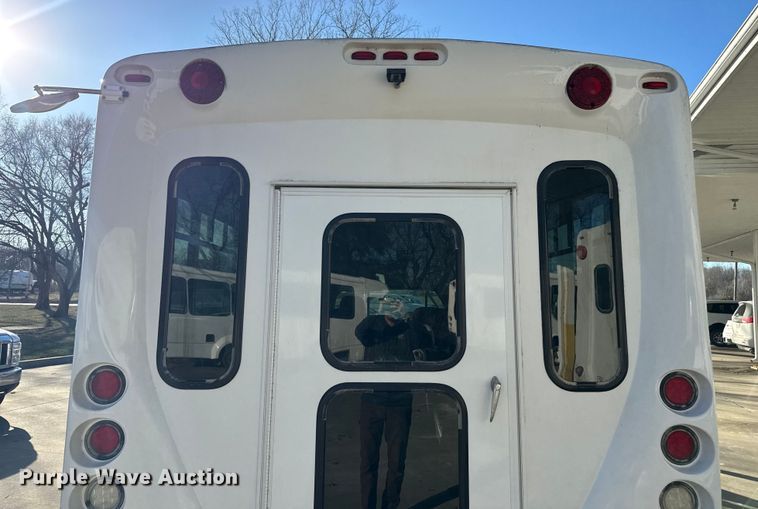 image for item FK0893 2017 Ford E450 Super Duty shuttle bus