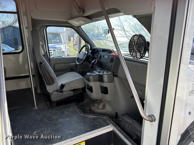 image for item FK0893 2017 Ford E450 Super Duty shuttle bus