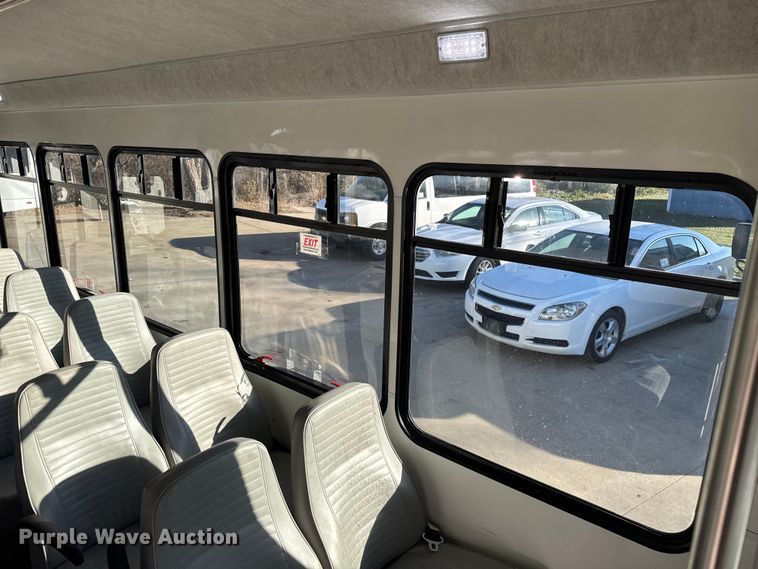 image for item FK0893 2017 Ford E450 Super Duty shuttle bus