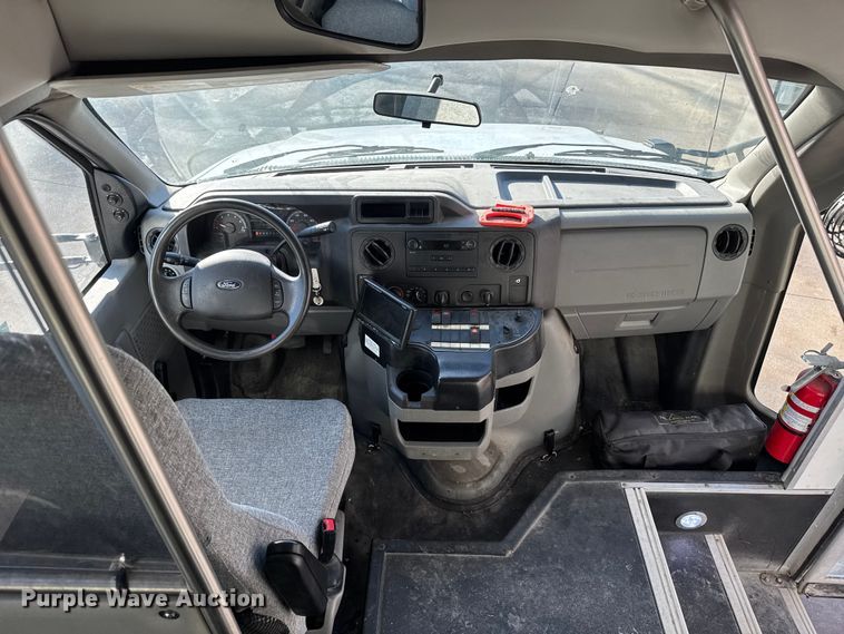 image for item FK0893 2017 Ford E450 Super Duty shuttle bus