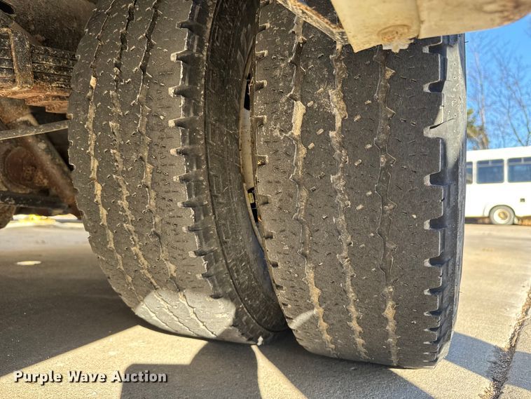 image for item FK0893 2017 Ford E450 Super Duty shuttle bus