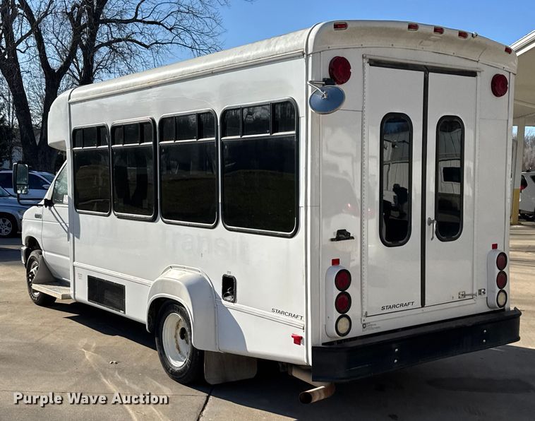 image for item FK0894 2015 Ford E350 shuttle bus