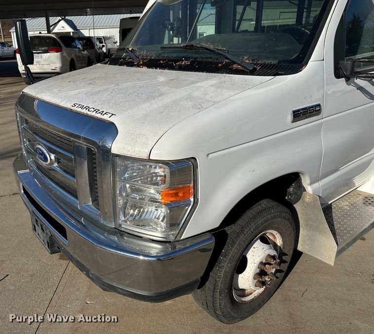 image for item FK0894 2015 Ford E350 shuttle bus