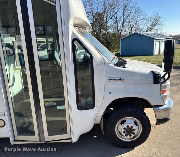 image for item FK0894 2015 Ford E350 shuttle bus