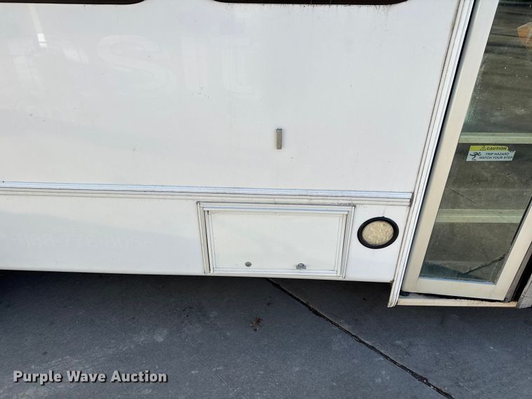 image for item FK0894 2015 Ford E350 shuttle bus