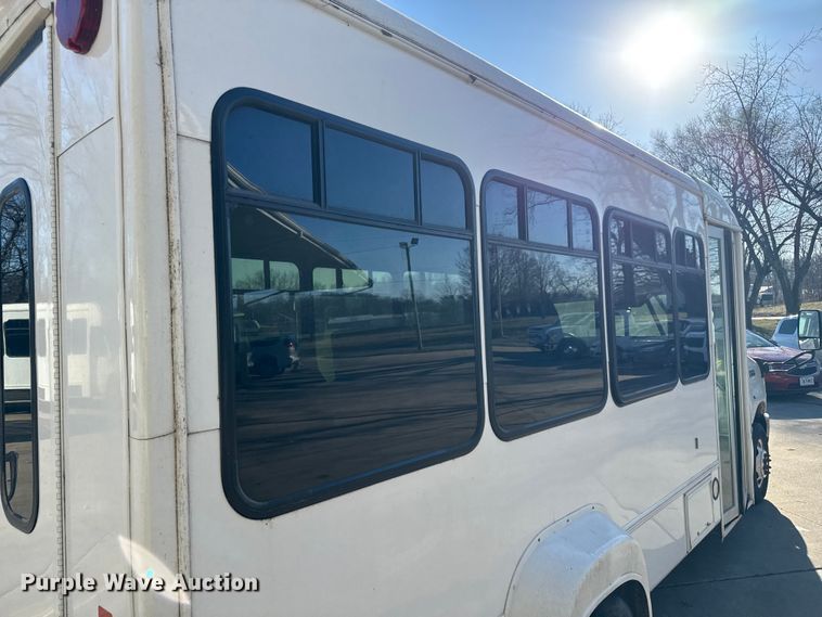 image for item FK0894 2015 Ford E350 shuttle bus