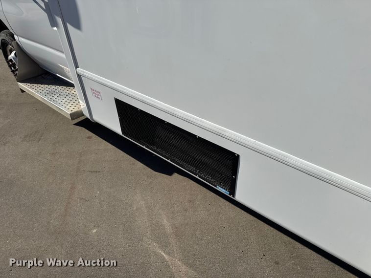 image for item FK0894 2015 Ford E350 shuttle bus