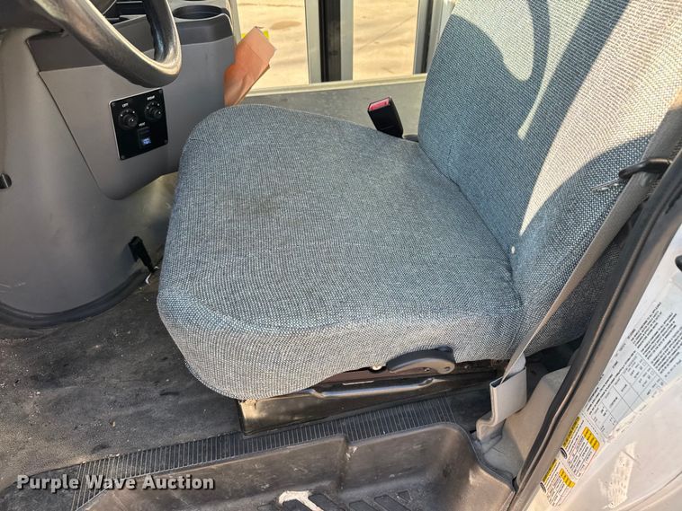 image for item FK0894 2015 Ford E350 shuttle bus