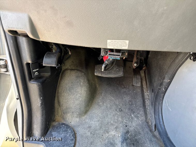 image for item FK0894 2015 Ford E350 shuttle bus