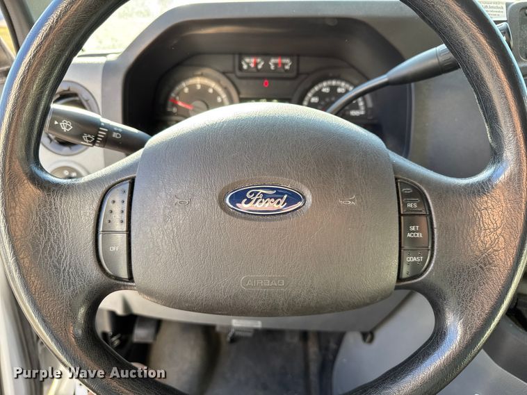 image for item FK0894 2015 Ford E350 shuttle bus