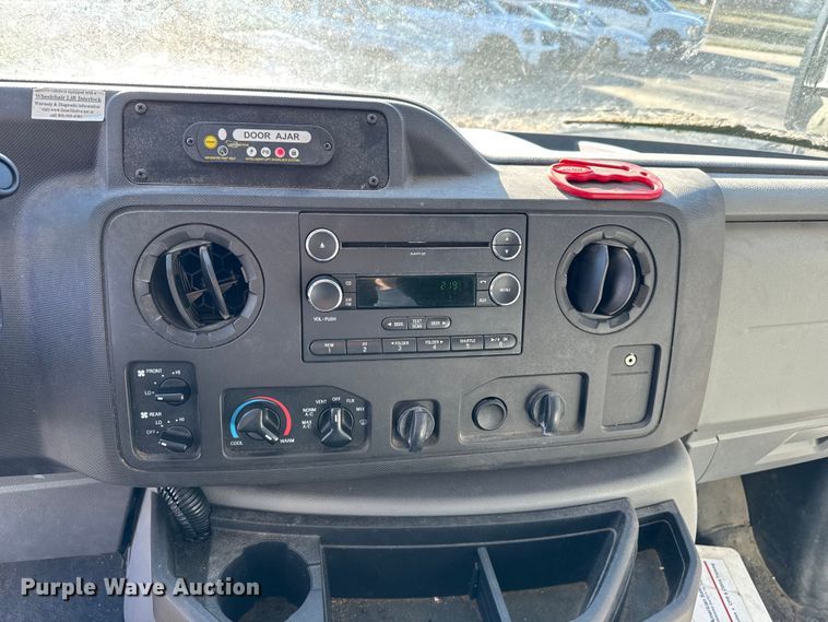 image for item FK0894 2015 Ford E350 shuttle bus