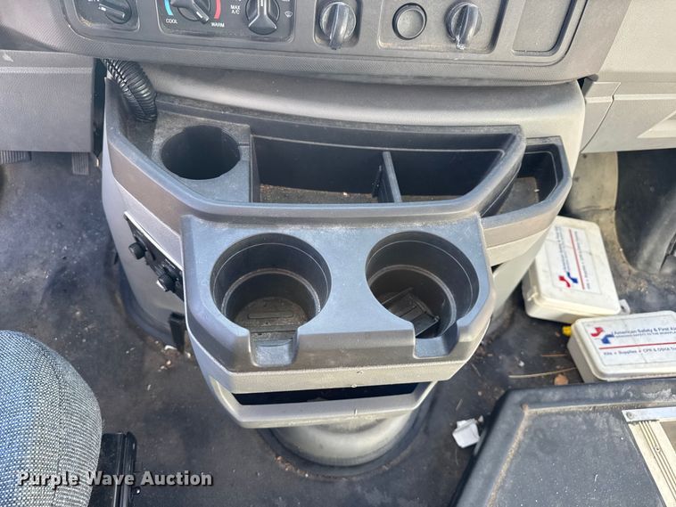 image for item FK0894 2015 Ford E350 shuttle bus