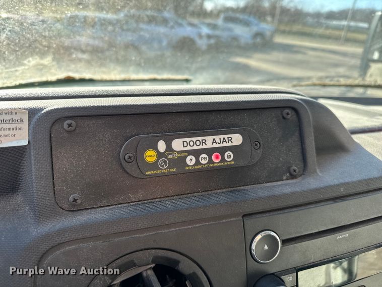 image for item FK0894 2015 Ford E350 shuttle bus