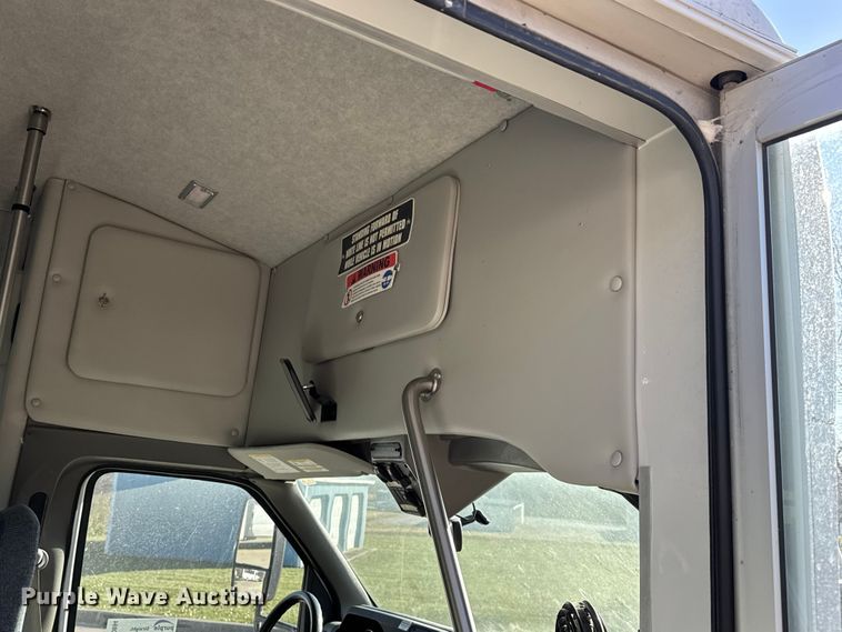 image for item FK0894 2015 Ford E350 shuttle bus