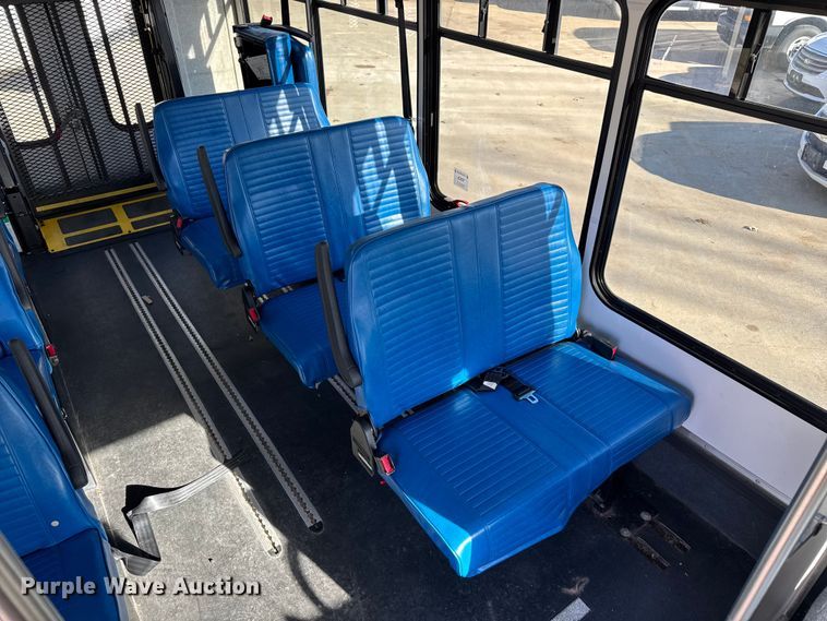 image for item FK0894 2015 Ford E350 shuttle bus