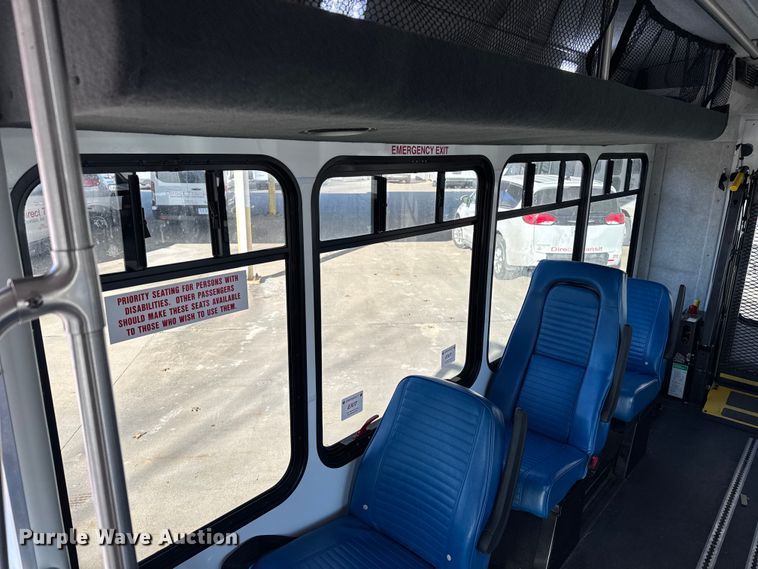 image for item FK0894 2015 Ford E350 shuttle bus