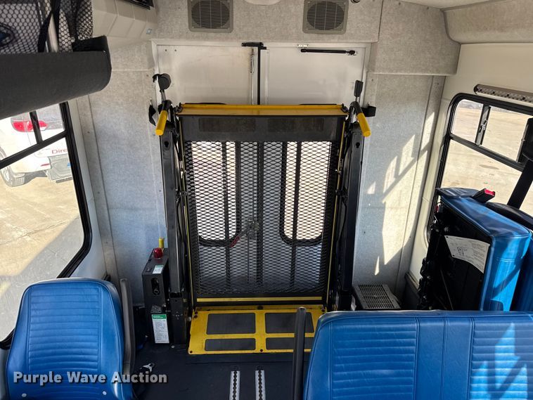 image for item FK0894 2015 Ford E350 shuttle bus