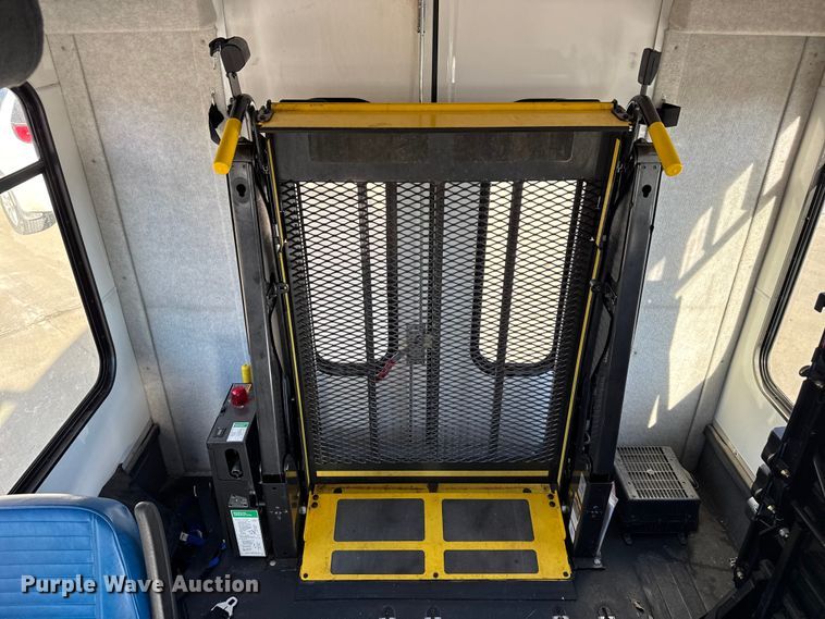 image for item FK0894 2015 Ford E350 shuttle bus