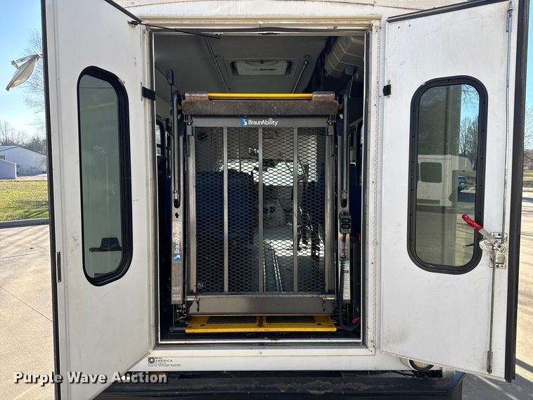 image for item FK0894 2015 Ford E350 shuttle bus