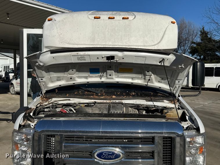 image for item FK0894 2015 Ford E350 shuttle bus