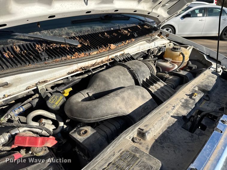 image for item FK0894 2015 Ford E350 shuttle bus