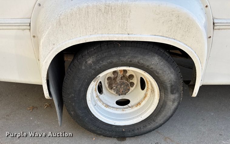 image for item FK0894 2015 Ford E350 shuttle bus