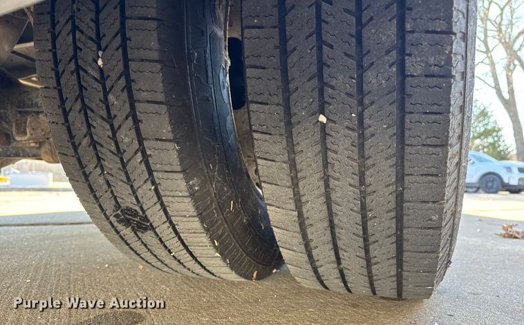 image for item FK0894 2015 Ford E350 shuttle bus