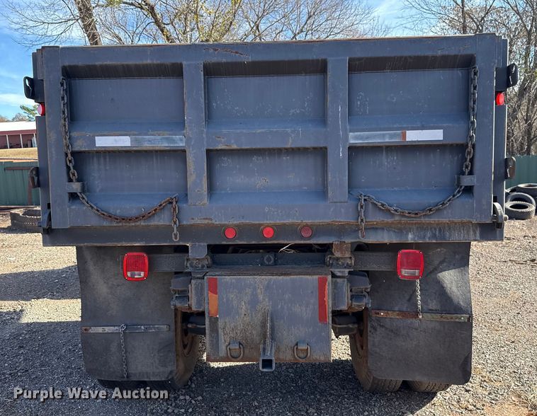 image for item HW9136 1986 Ford F800 dump truck