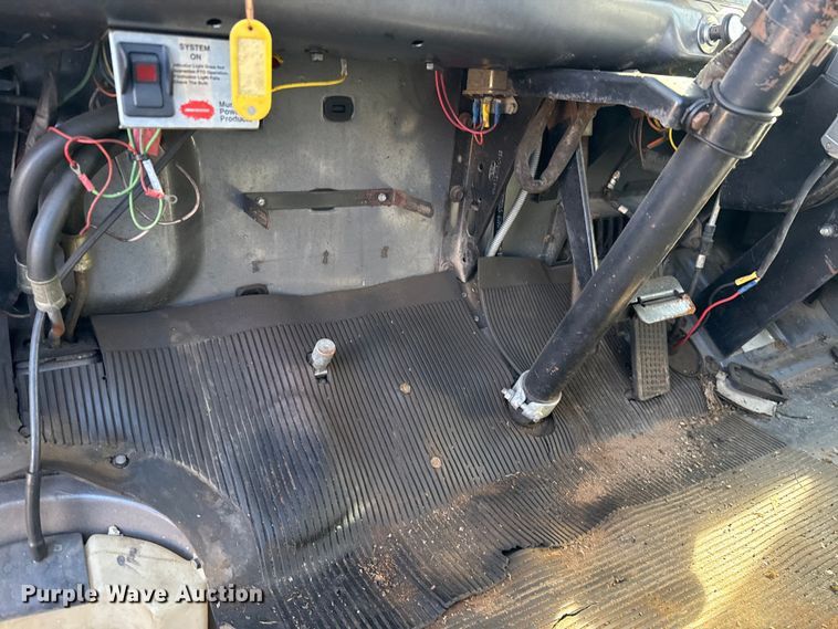 image for item HW9136 1986 Ford F800 dump truck