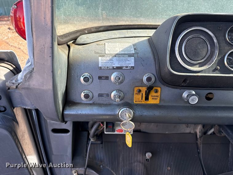 image for item HW9136 1986 Ford F800 dump truck