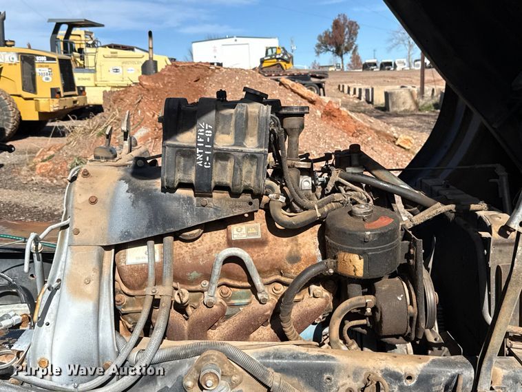 image for item HW9136 1986 Ford F800 dump truck