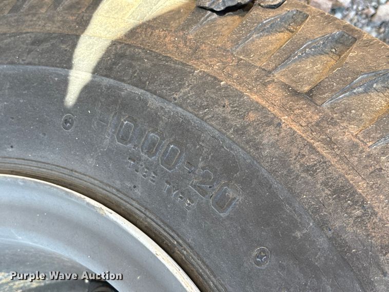 image for item HW9136 1986 Ford F800 dump truck