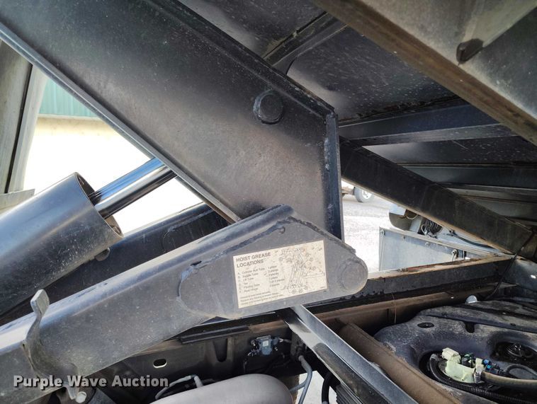 image for item IH9400 2017 Rugby HR-540 dump bed