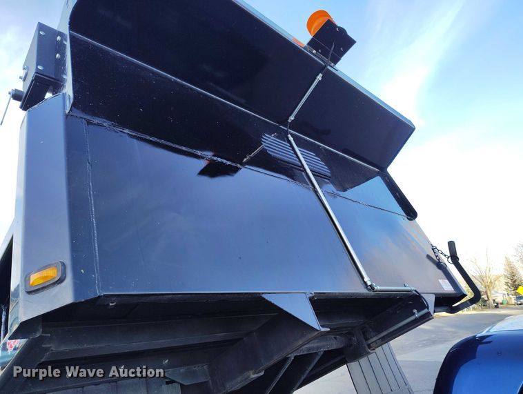 image for item IH9400 2017 Rugby HR-540 dump bed