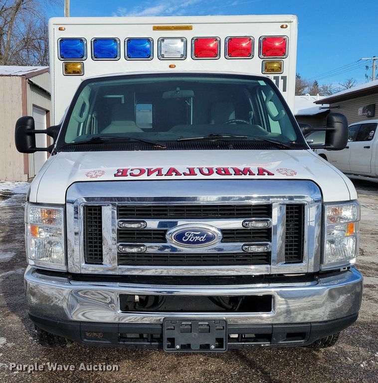 image for item NO9839 2015 Ford E450 ambulance
