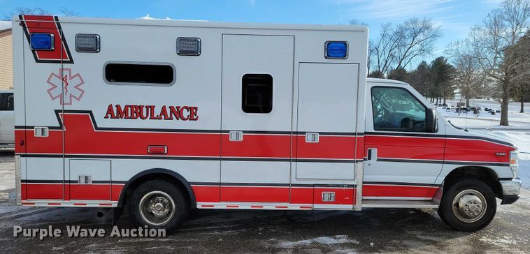 image for item NO9839 2015 Ford E450 ambulance
