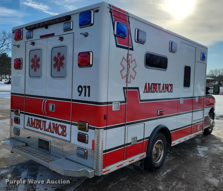 image for item NO9839 2015 Ford E450 ambulance