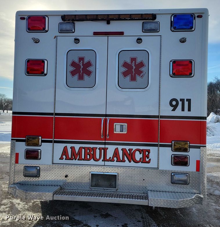 image for item NO9839 2015 Ford E450 ambulance