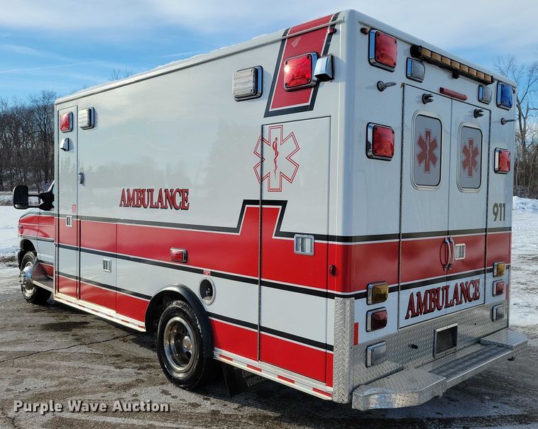 image for item NO9839 2015 Ford E450 ambulance