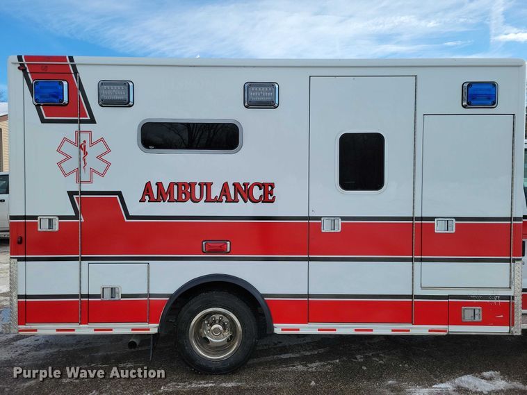 image for item NO9839 2015 Ford E450 ambulance