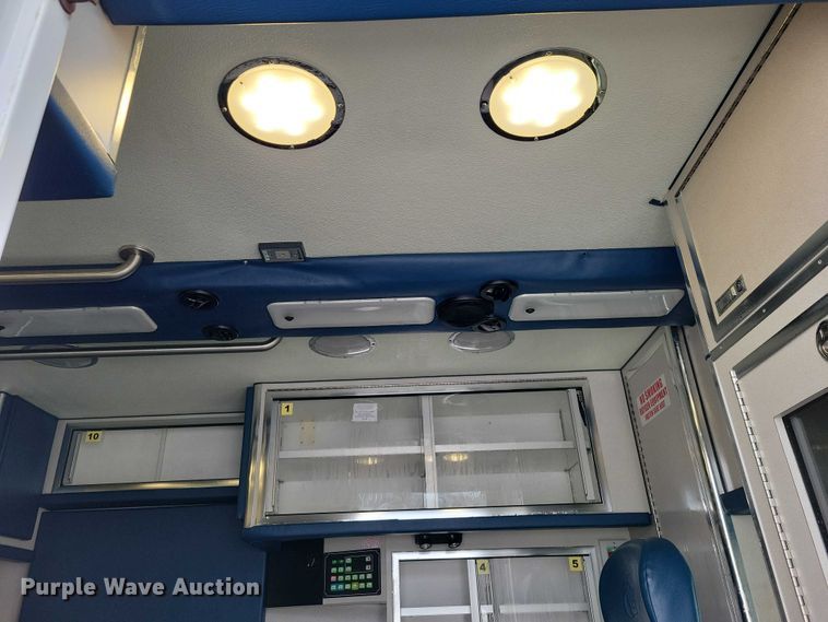 image for item NO9839 2015 Ford E450 ambulance