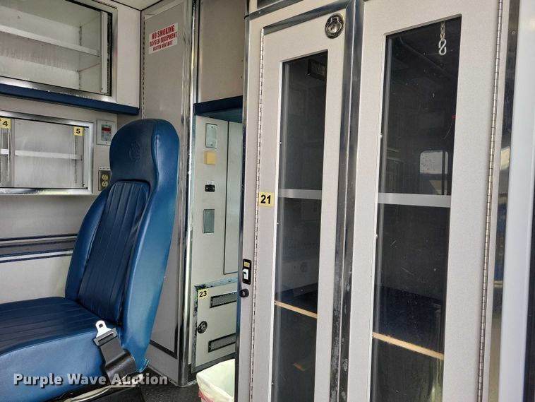 image for item NO9839 2015 Ford E450 ambulance