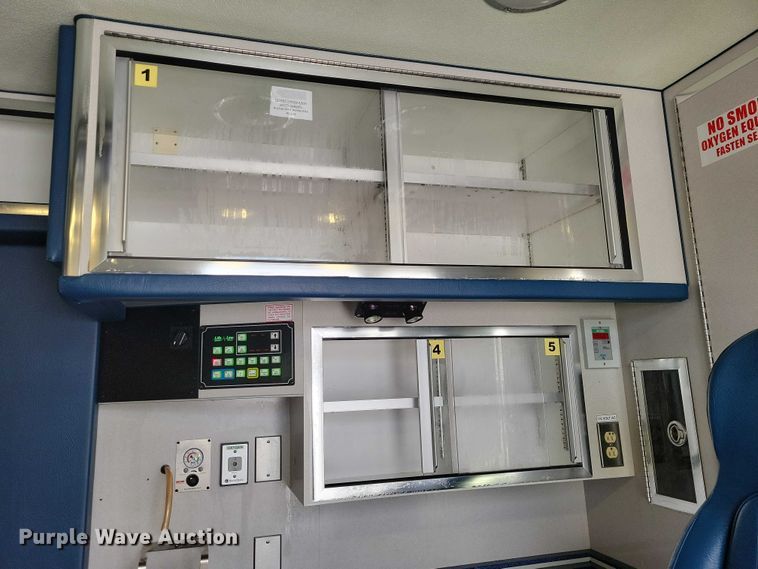 image for item NO9839 2015 Ford E450 ambulance