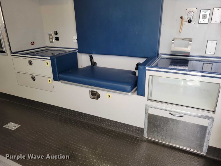 image for item NO9839 2015 Ford E450 ambulance