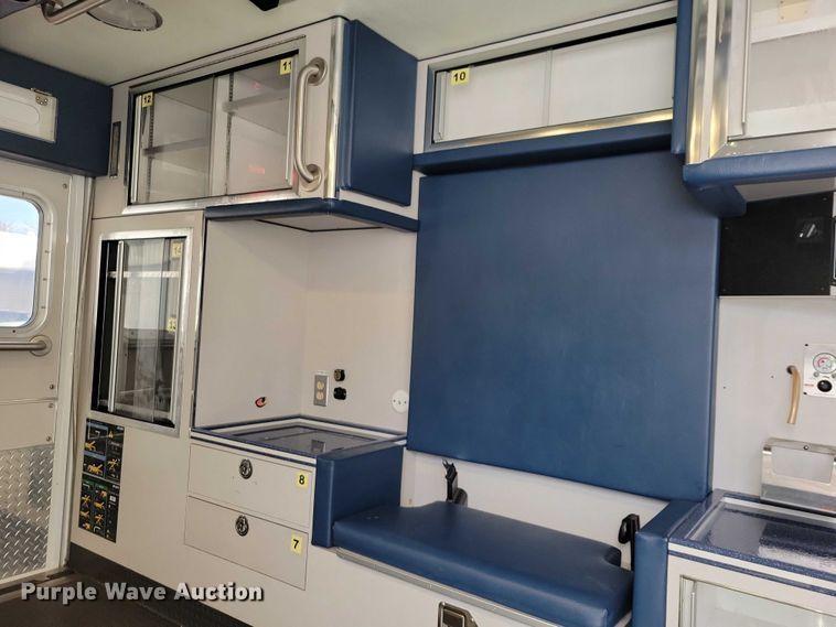 image for item NO9839 2015 Ford E450 ambulance