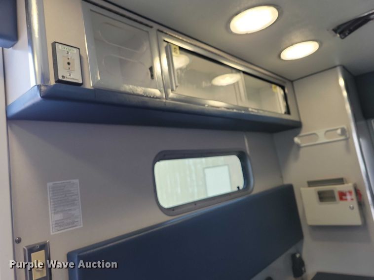 image for item NO9839 2015 Ford E450 ambulance