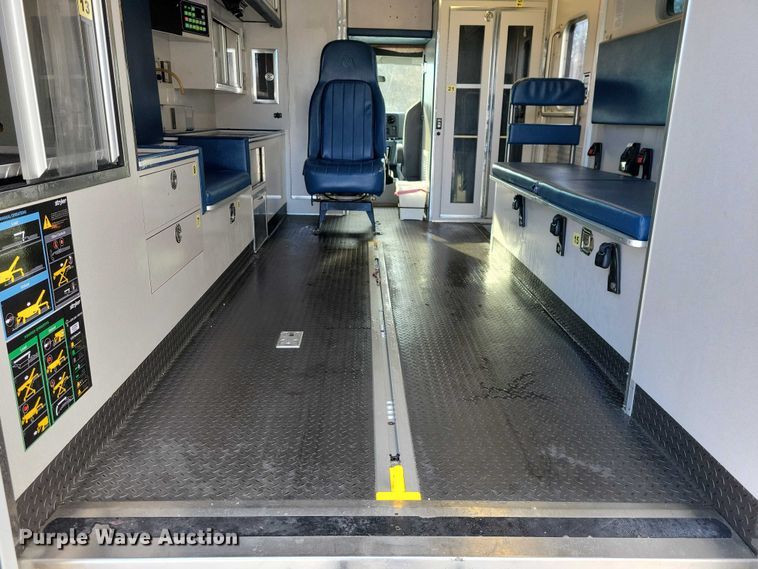 image for item NO9839 2015 Ford E450 ambulance