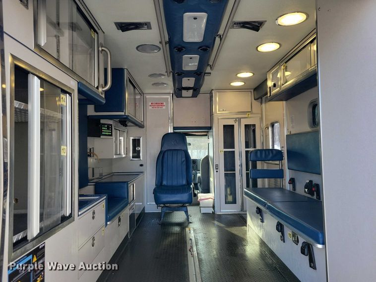 image for item NO9839 2015 Ford E450 ambulance
